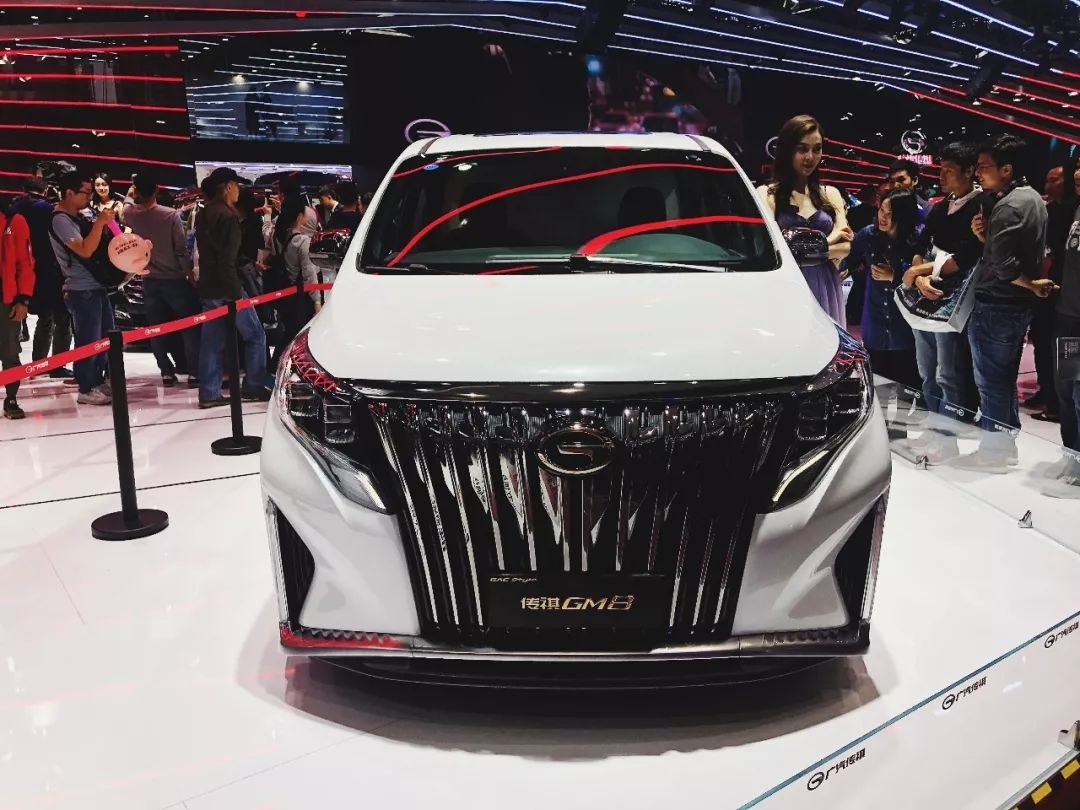 广州车展惊现20多万的丰田埃尔法官改传祺gm8简直帅呆了