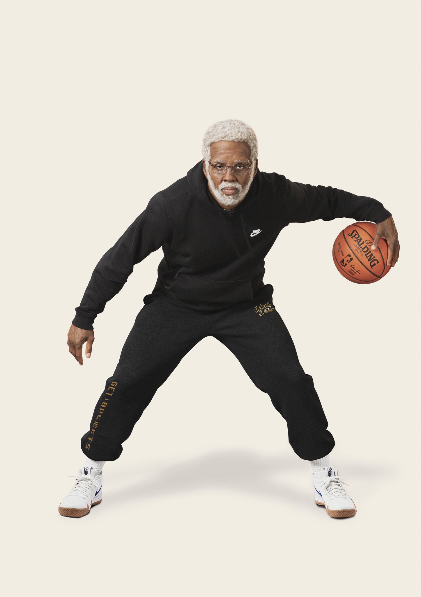 为庆祝电影德鲁大叔上映nike推出uncledrew套装