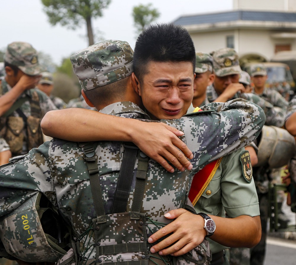 为什么老兵退伍时会哭?