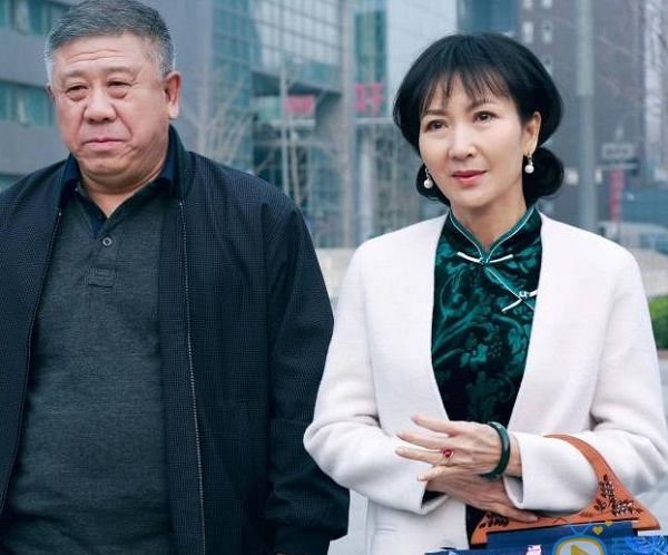 他非科班出身,妻子是"获奖专业户",两人结婚25年恩爱如初!