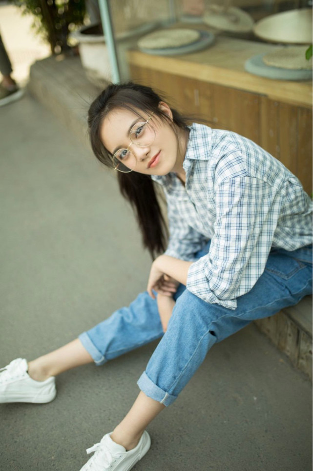 刘宸希六一写真曝光05后小戏骨尽显青春活力