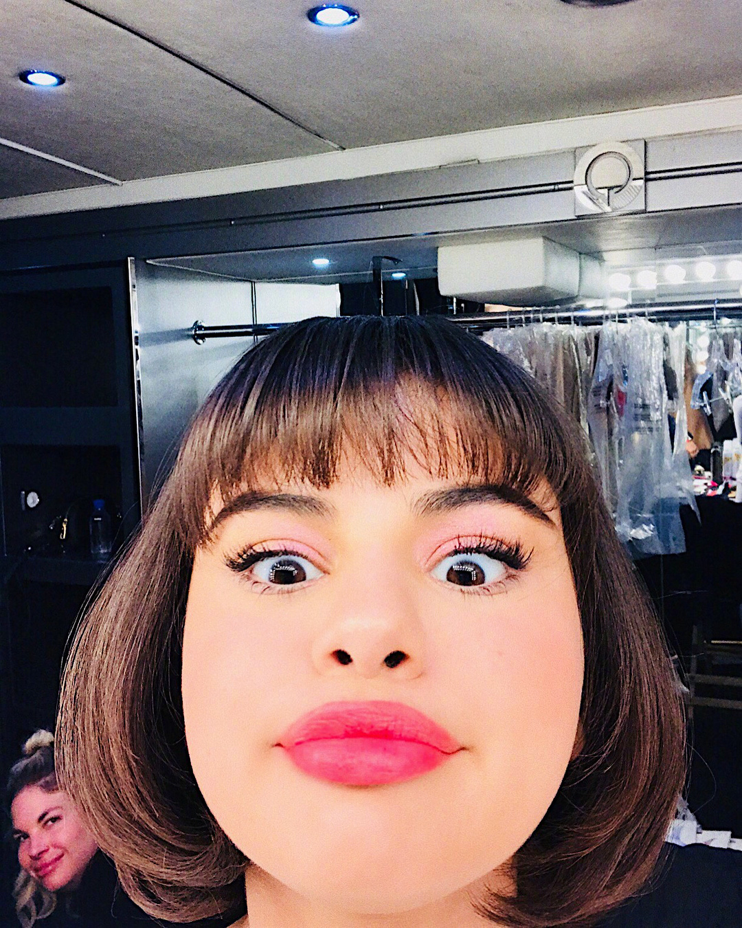 ps:你们可以存头像和表情包了.