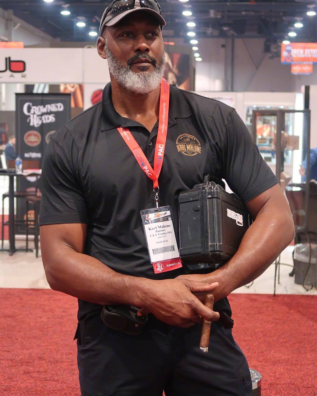 老邮差卡尔马龙现在长这样