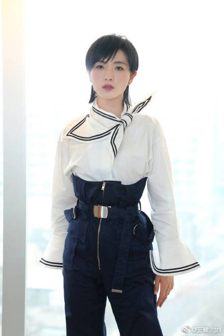 万茜昔日5月孕肚照 长发也太美腻了吧