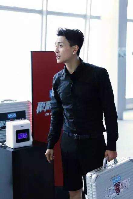 黄宗泽新剧低调开机,女主因出演《步步惊心》而大红