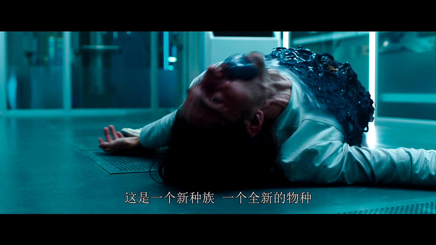 满脸獠牙绿色瞳孔,还一口吞掉个人头|超级英雄|漫威|毒液_新浪新闻