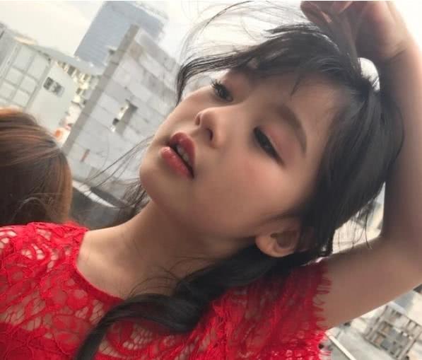 王思聪关注的最小网红,抖音第一小女神,才9岁就与王俊凯合作!