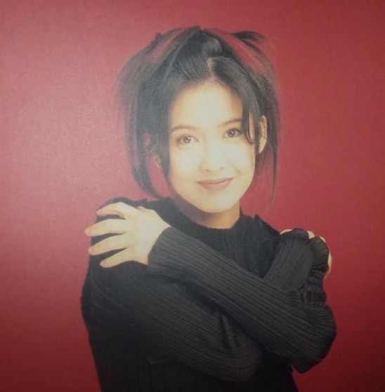 没有刘海儿遮额头的12幅周慧敏美照,均为早期拍摄的挂历杂志照