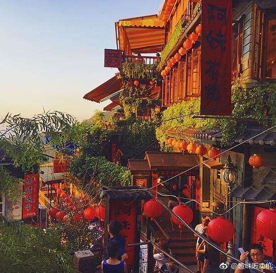 台湾九份必打卡点的阿妹茶楼 走进千与千寻的取景之地