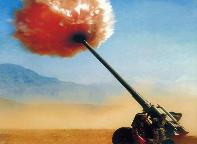 中国研制的亚洲第一炮, 光炮弹就有100公斤, 后坐力80多吨