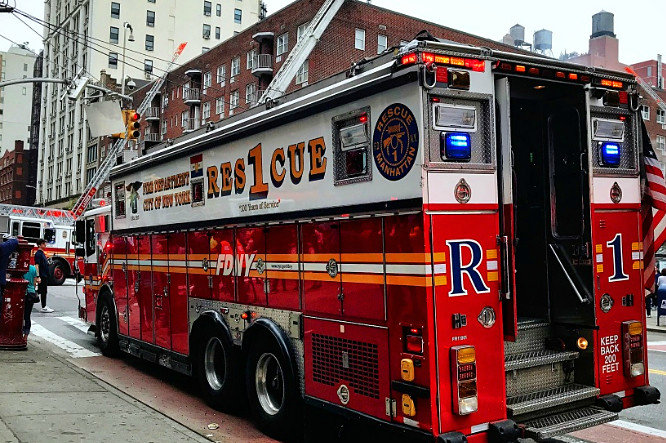 纽约消防fdny曼哈顿出警_新浪看点