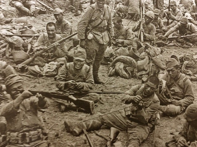 日军侵华老照片,恶魔的微笑下是无数中国人的眼泪