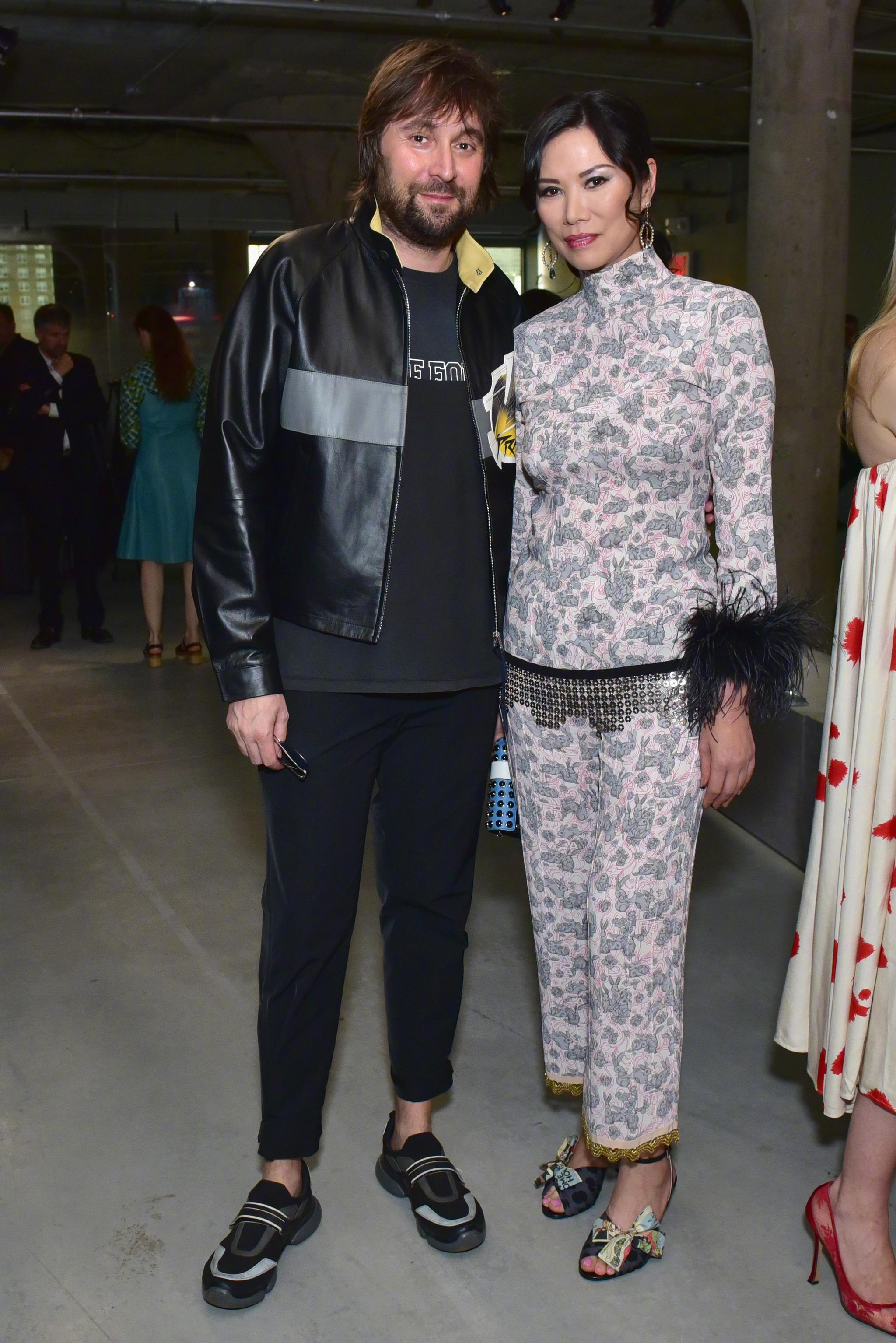 在纽约出席prada 2019早春度假系列发布秀 的