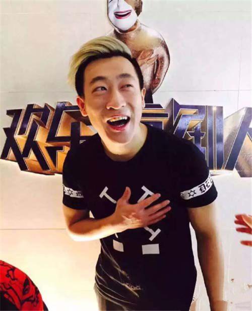 同时还具备了超强的模仿功力,他因为在星光大道上模仿赵四和刘能的