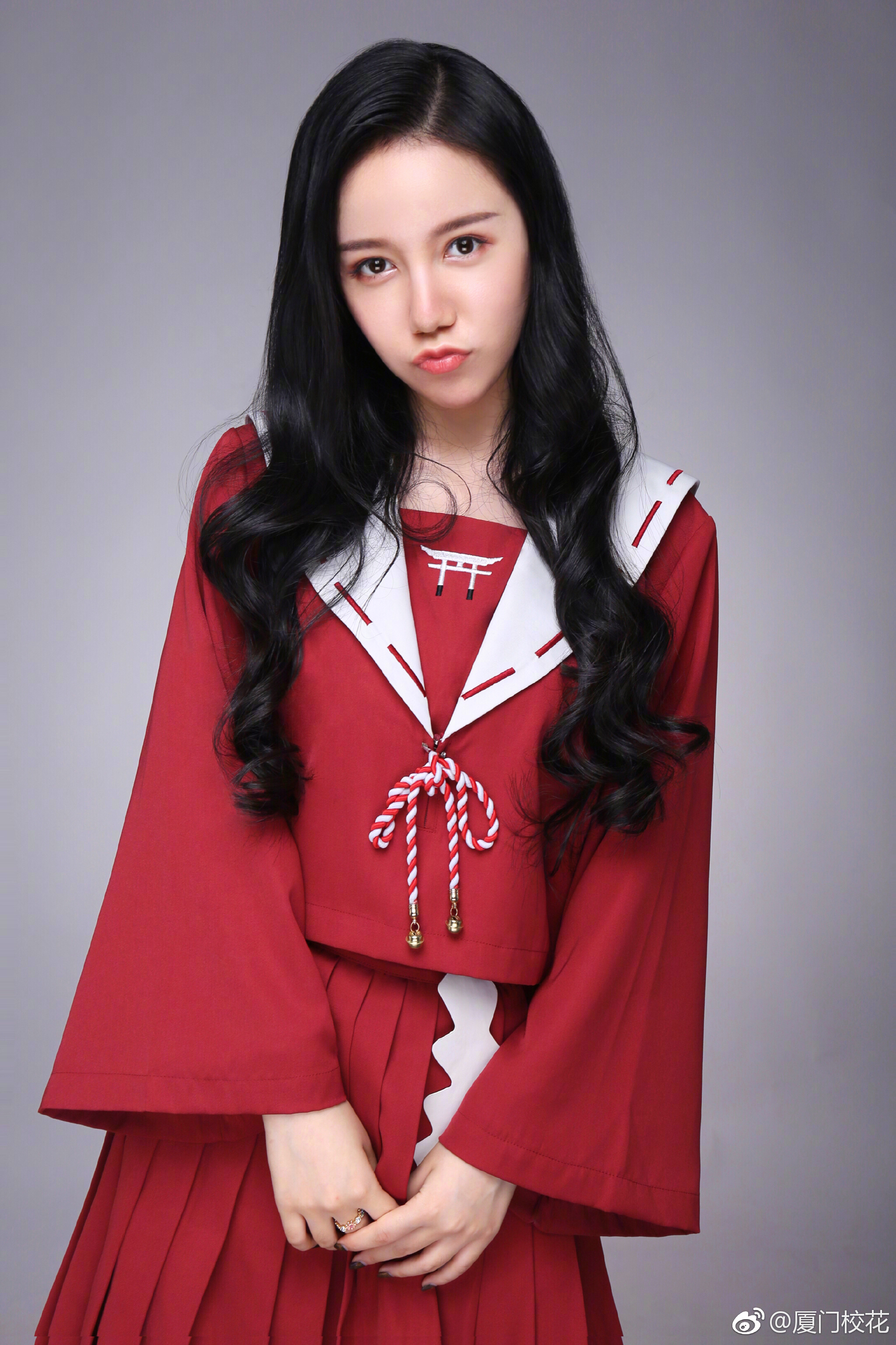 就读于北京电影学院身高166cm爱好篮球钢琴来自西安