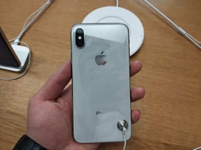 iphone x仅6988元,苹果a11 5.8英寸异形全面屏,港版值得吗?