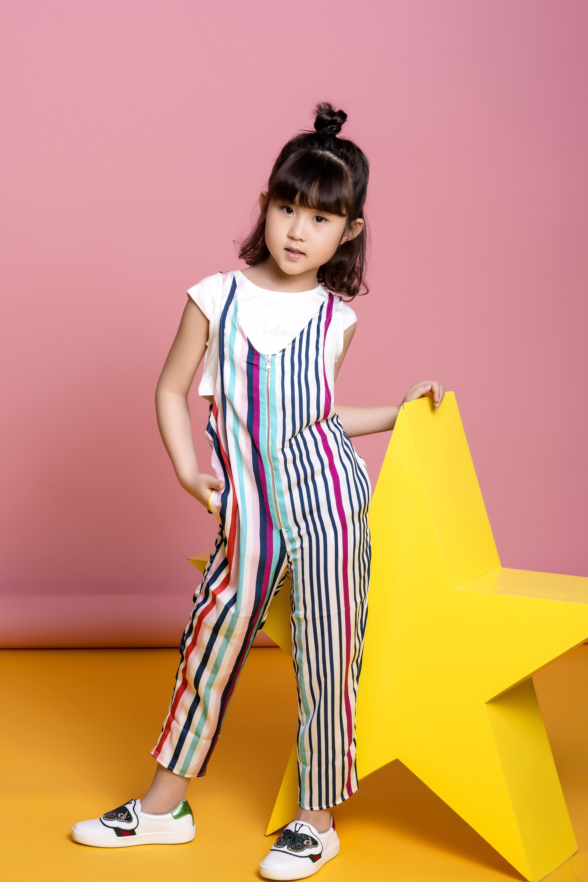 乐维偶像周正艺——亚洲第一位登上米兰国际时装周童模!