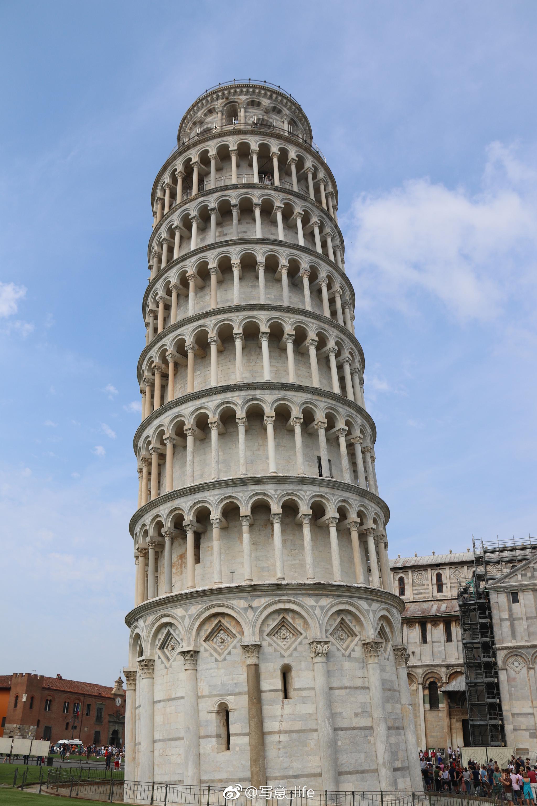 比萨斜塔
