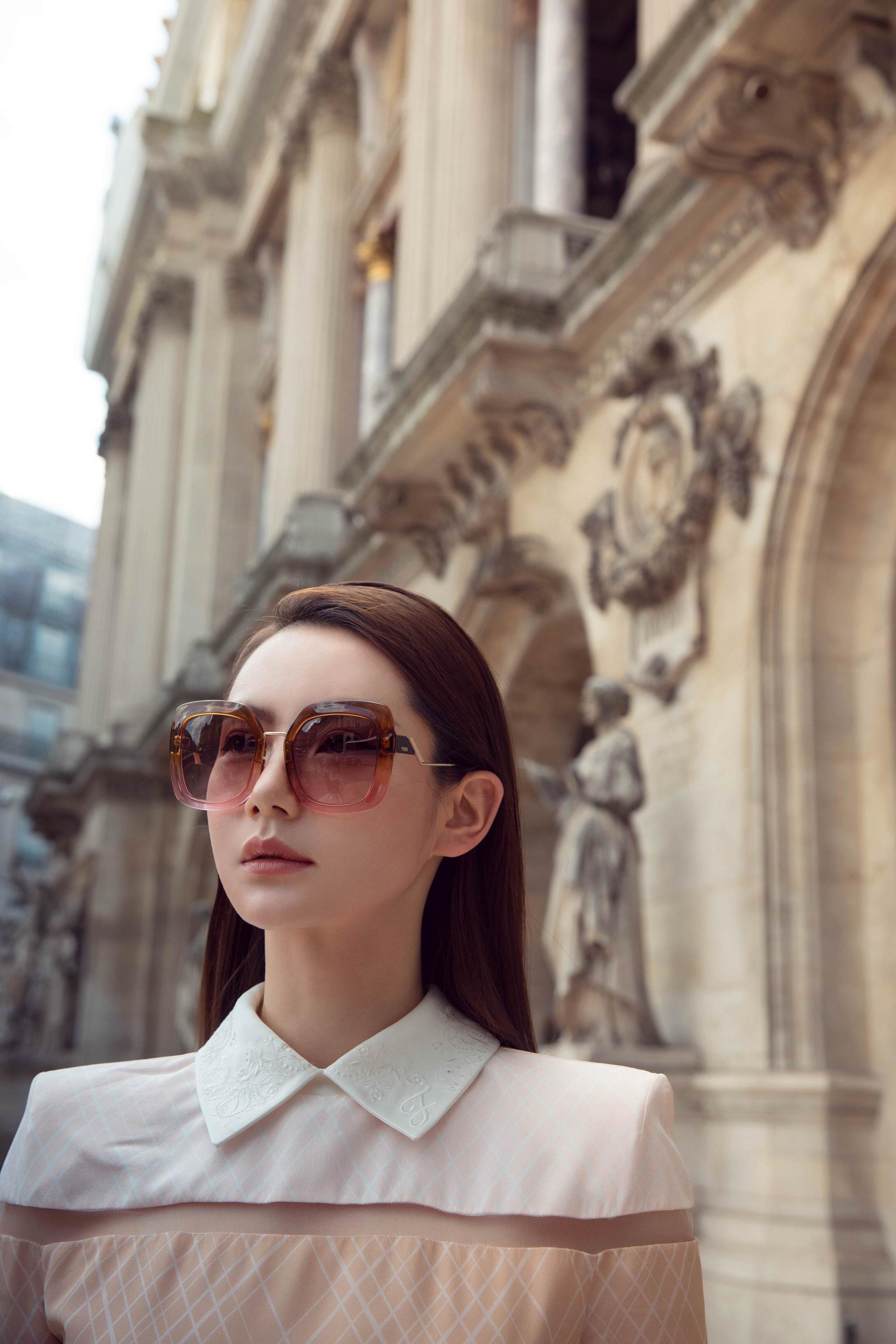 上演"法老"的诱惑|戚薇|巴黎时装周|法老_新浪新闻