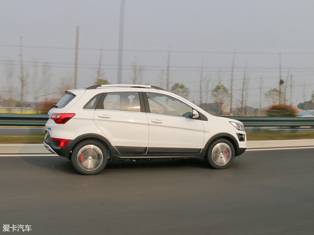 北汽新能源ex360正式上市 售18.39万起