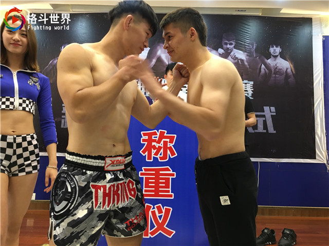 师从wlf洲际金腰带郭强门下的沛县本土拳王杨瑞杰,今年20岁,职业战绩