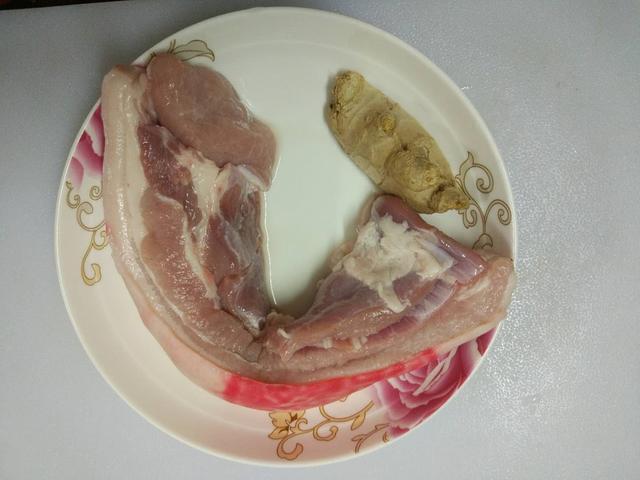 五花肉别炒着吃了,试试这种做法,皮脆肉烂,越嚼越香,好吃不腻