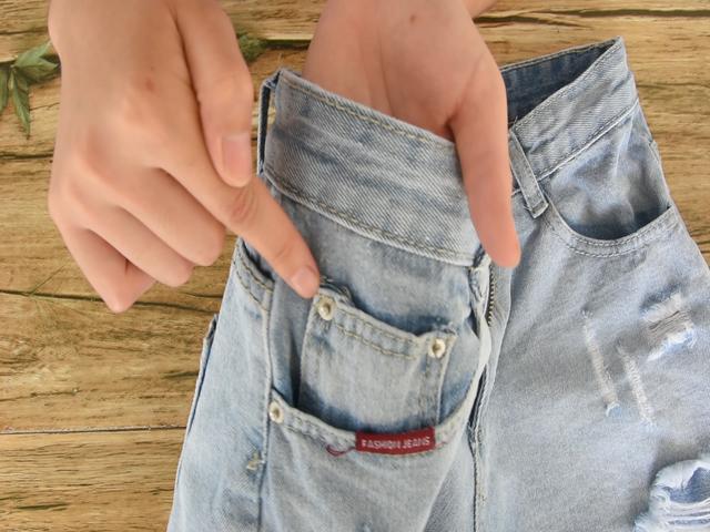 原来牛仔裤上的小口袋有这么神奇的妙用!活了20年才知道,快看看