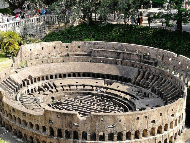 世界中古的七大奇迹,其中两个在中国,你知道是什么吗|罗马斗兽场|巨石