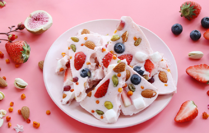 超火小零食酸奶水果脆片,似冰淇淋的绵滑冰爽,低脂瘦身又养颜.