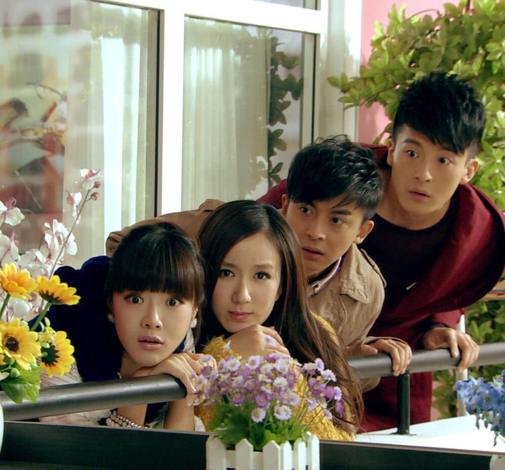 《奔跑吧》录制爱情公寓特辑:唐悠悠长腿吸睛,陈赫娄艺潇情侣装