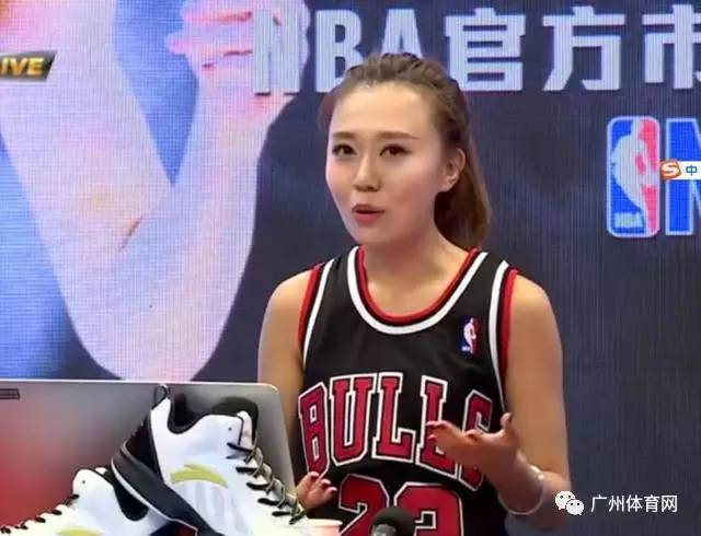 五,yoyo裴优是腾讯nba的女主播,因为人美声甜还有大长腿,在进入到腾讯