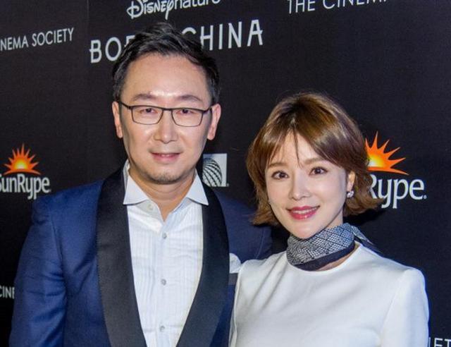 主播胡蝶挂视力表上脱口秀吐槽老公陆川,哭得油光满面是什么鬼?