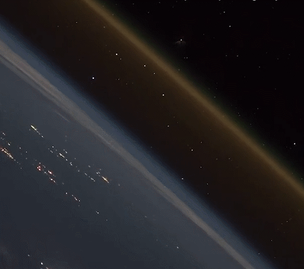 动图直击:宇航员从国际空间站上看到火箭发射的壮美场景