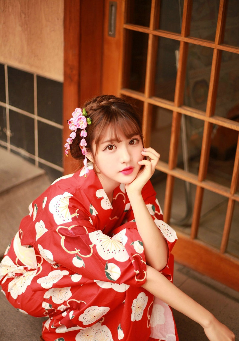 日本美女鲜艳和服餐馆前迷人红唇娇艳欲滴写真集 @微相册