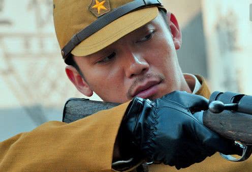 成功出演了电视剧《永不磨灭的番号》中的日本军官"山下奉武"一角