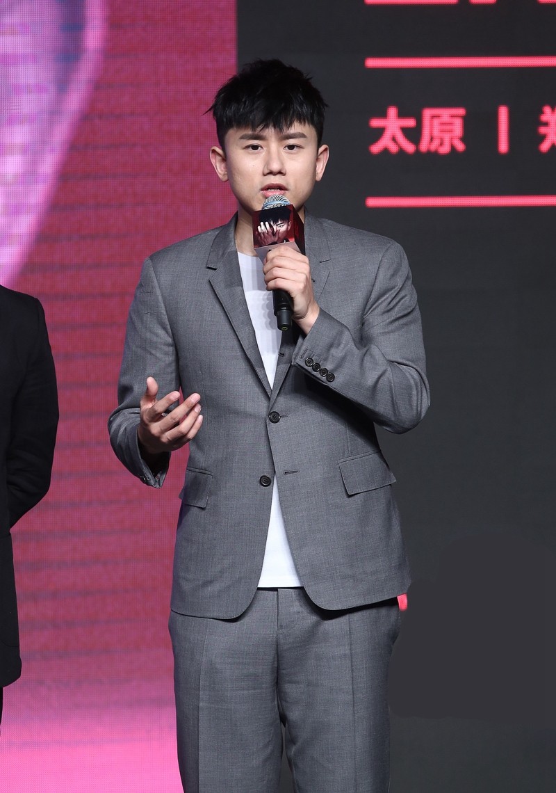 奶爸张杰2018未live巡演发布会在京举行温柔表白谢娜
