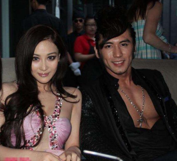 在这之后张馨予还分别交往了张伦硕,李晨和霍建华等人,她们都是比较有