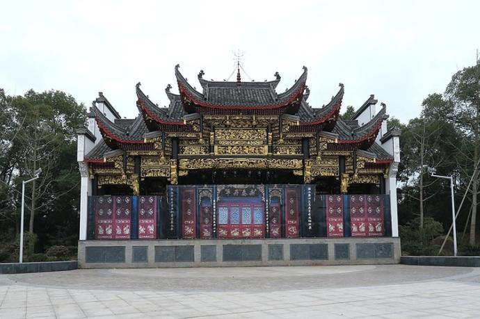乐平古戏台:是指中国江西景德镇乐平市内所保留大量