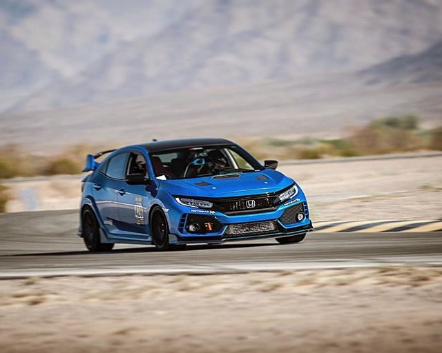 武装到牙齿的本田思域fk8一切的改装只为更好的赛道体验