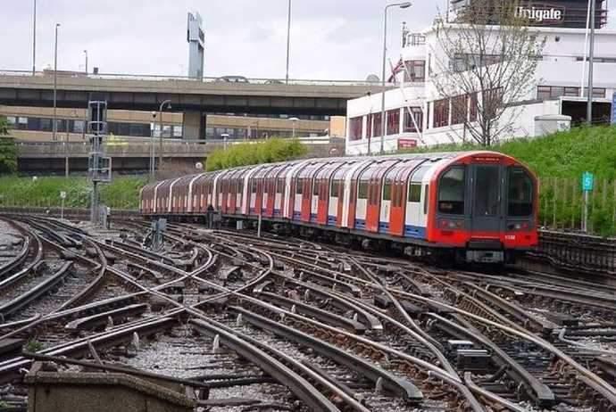 始建于1856年,它可能是世界上最古老的地铁!