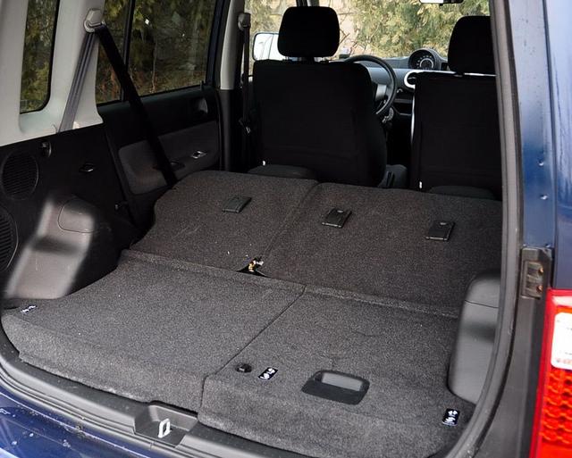 长城最酷的小车,前排座椅放平就是两张小床,很多车迷都在求复产