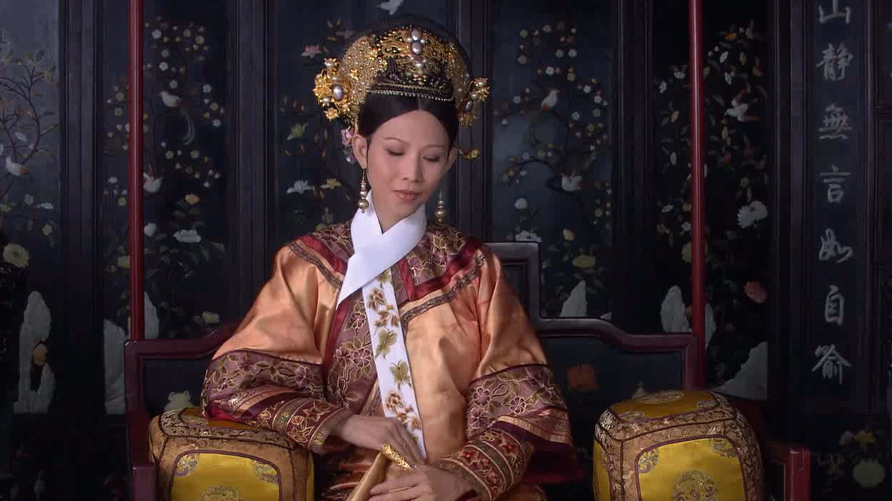 甄嬛传:居功自傲,华妃请安时说出这话,众小主心有所思