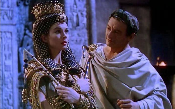 埃及托勒密王朝最后一位女王,史上的埃及艳后,用毒蛇结束生命