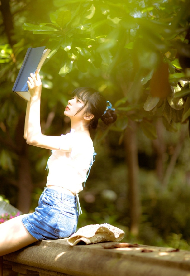 阳光下的娇美姑娘清纯漂亮写真集