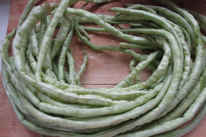 三伏天太热不想做饭,有种菜做起来超简单,1块钱蒸一笼全家吃饱|豆角