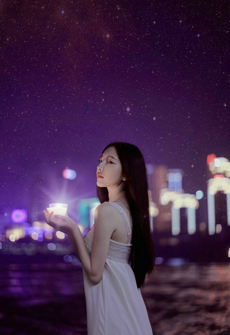 夜晚唯美灯光下的长发美女气质养眼写真集 @微相册 @微博摄