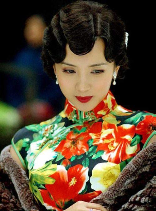 民国造型来打分杨幂6分赵丽颖8分而她不给满分都说不过去了