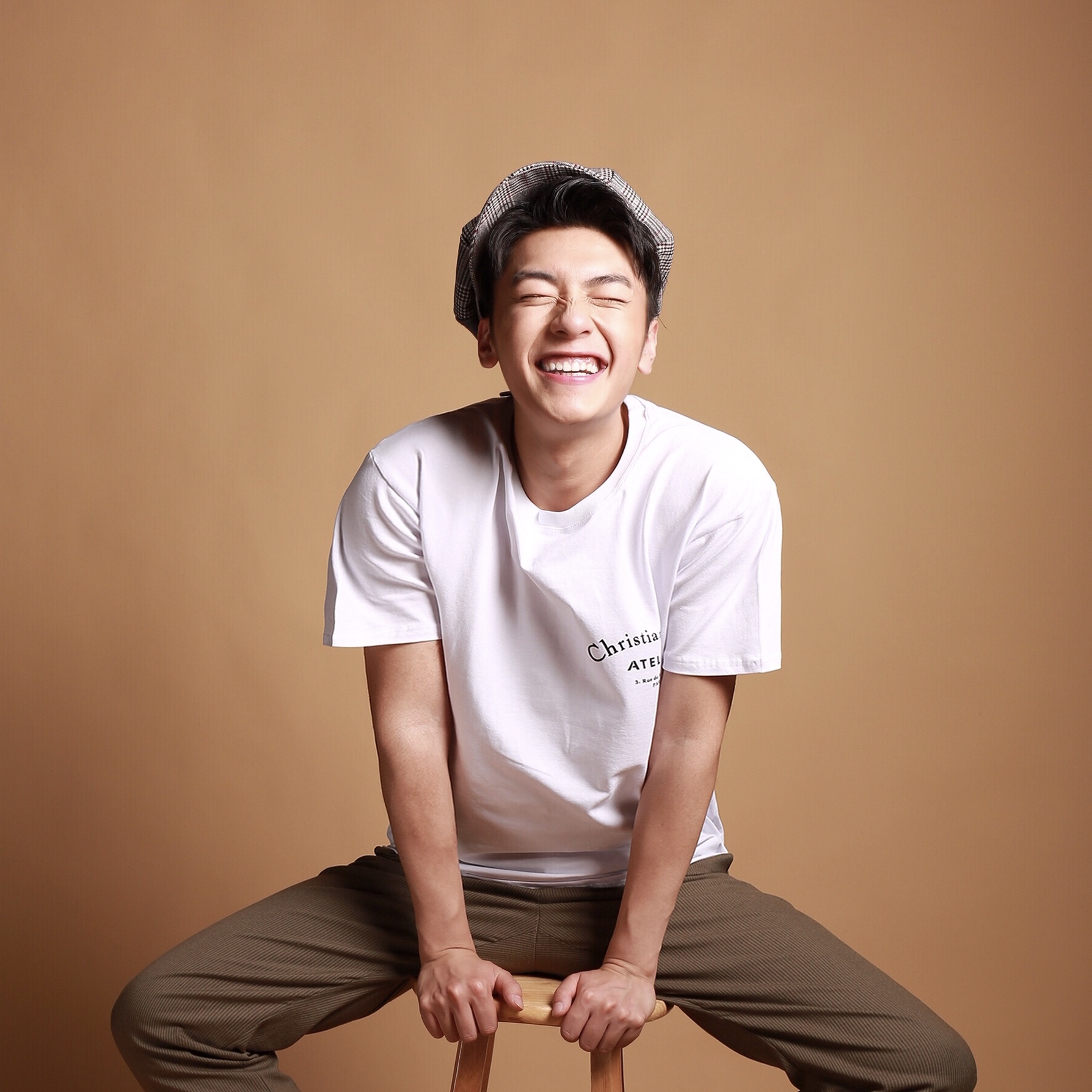 对这种笑起来可爱的男孩 真的没有抵抗力_新浪看点