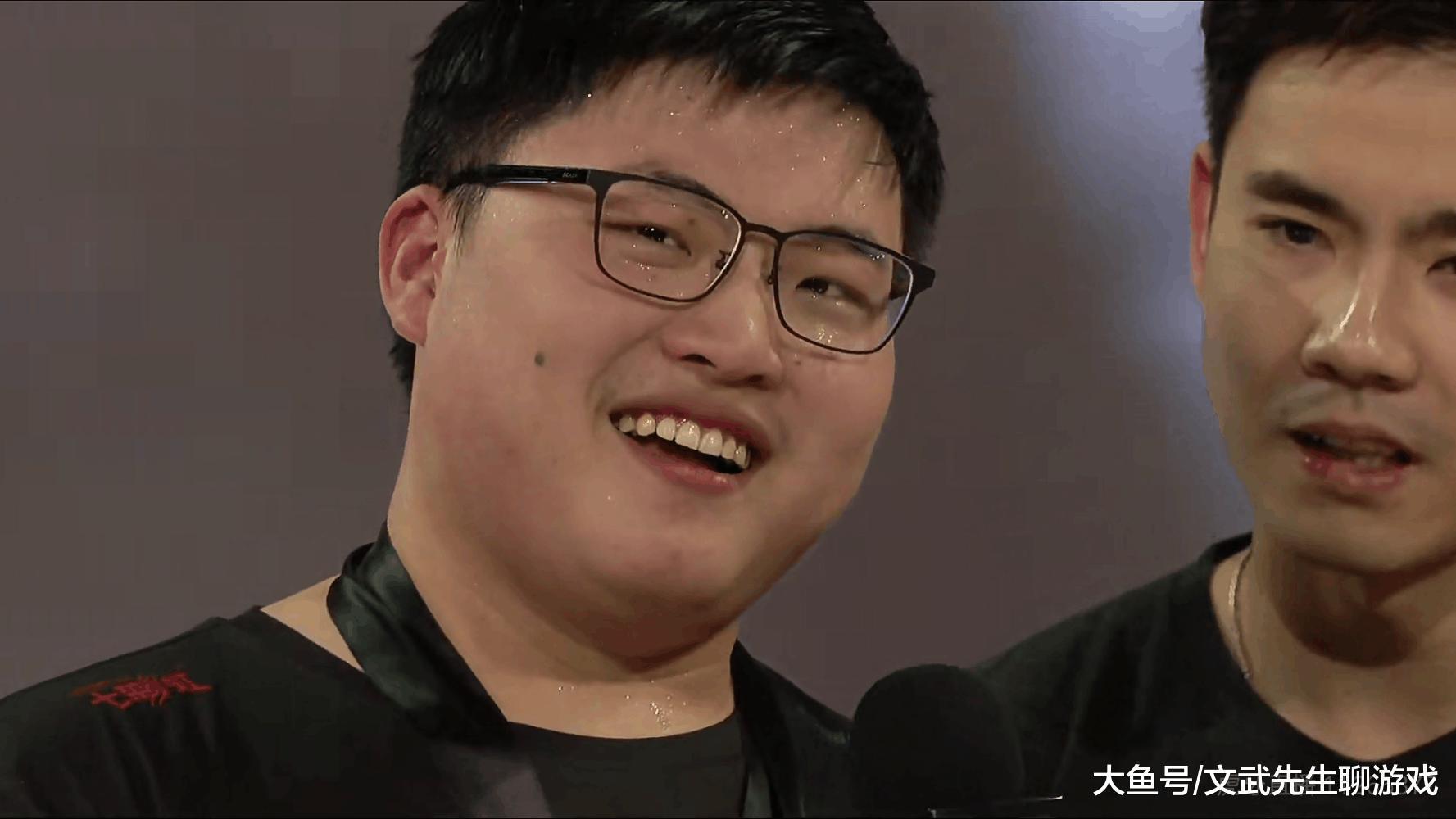 rng夺冠登微博热搜第一, 金色的雨为rng而下, 今夜属于rng