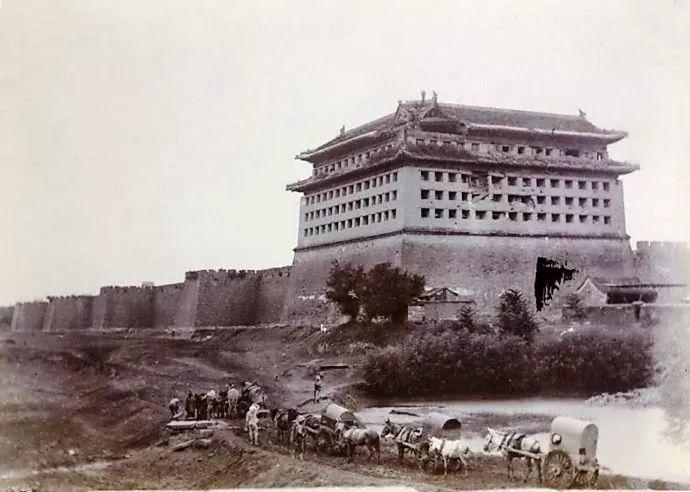 邪不压正里的老北京虽不错但历史照片中的北京城更震撼